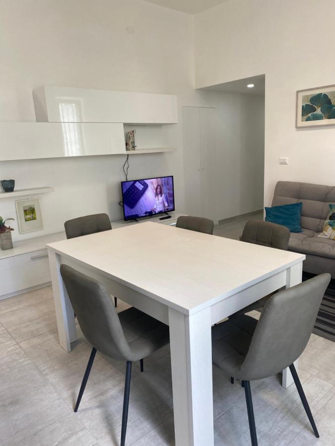 Garden House Apartments In 나폴리 외부 사진