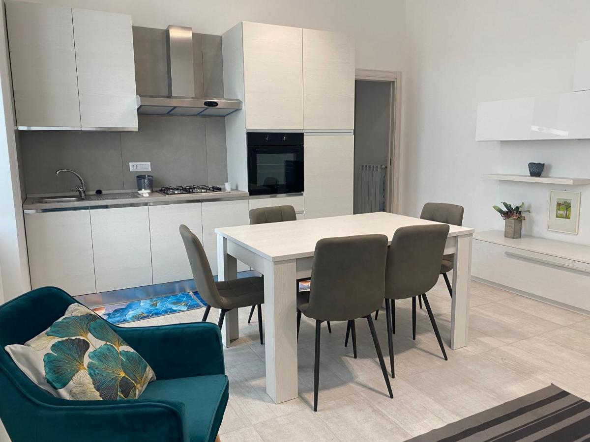 Garden House Apartments In 나폴리 외부 사진