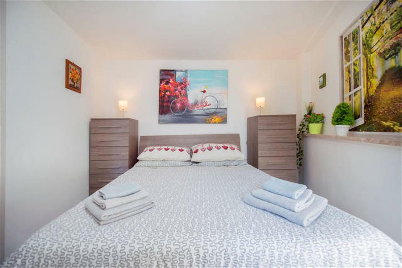Garden House Apartments In 나폴리 외부 사진